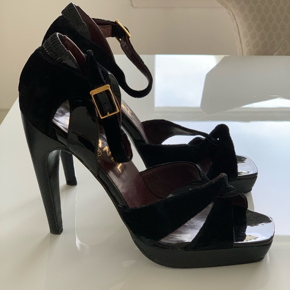 Chanel black platform sandals size 38
